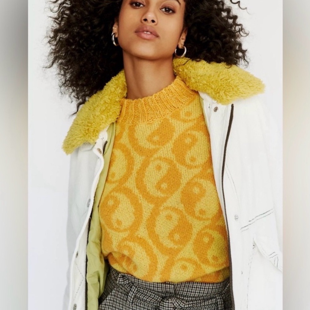NWOT Free People Fun Yin Yang Yellow Oversized Cropped Sweater Sz L - Picture 10 of 10